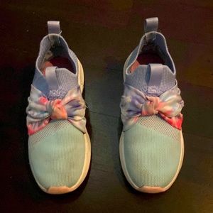 Adorable Sketchers Modern Jogger Gym Shoes Size Kids 13 Slip on / no laces!